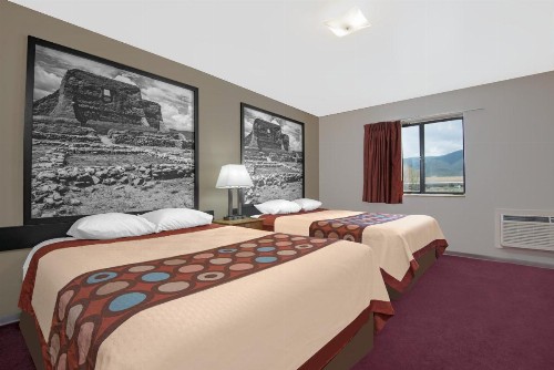 Super 8 by Wyndham Taos - image 22