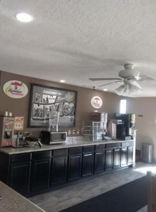 Super 8 by Wyndham Taos - image 26