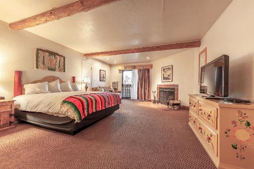 El Pueblo Lodge - image 12