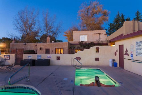El Pueblo Lodge - image 15