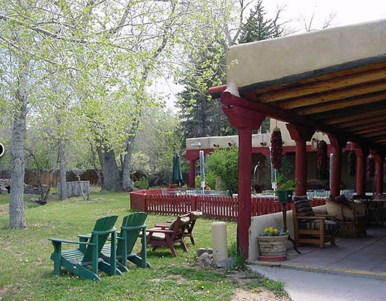 El Pueblo Lodge - image 5