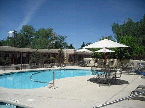 El Pueblo Lodge - image 9