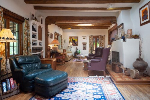 Inn on La Loma Plaza - image 17