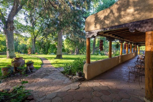 Inn on La Loma Plaza - image 31