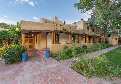 Inn on La Loma Plaza - image 34