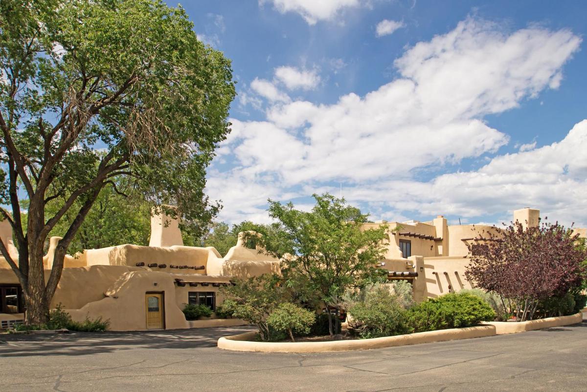 Sagebrush Inn & Suites - main image
