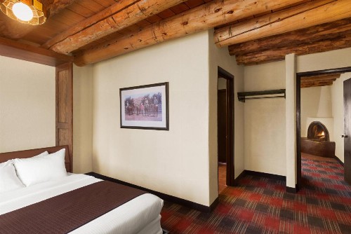 Sagebrush Inn & Suites - image 17