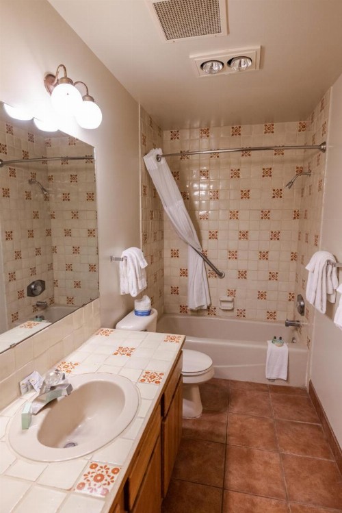 Sagebrush Inn & Suites - image 23