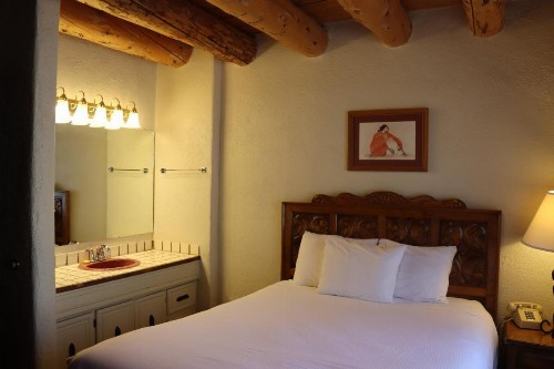 Sagebrush Inn & Suites - image 26