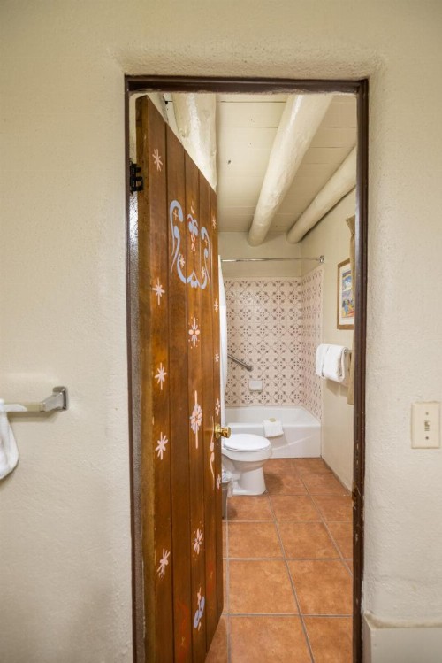 Sagebrush Inn & Suites - image 3