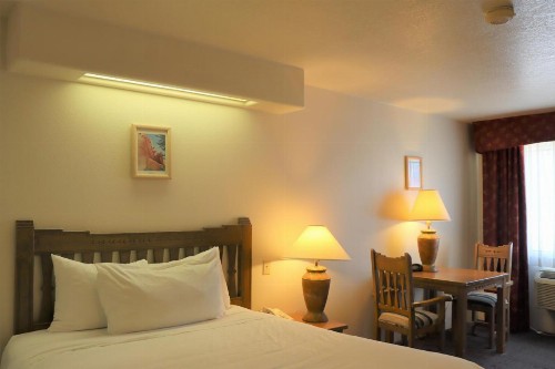 Sagebrush Inn & Suites - image 31