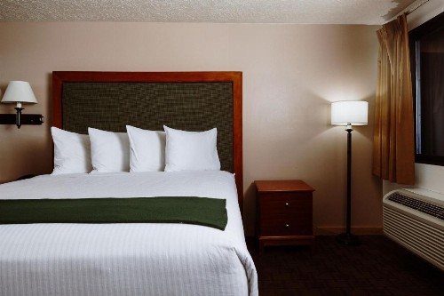 Taos Valley Lodge - image 17