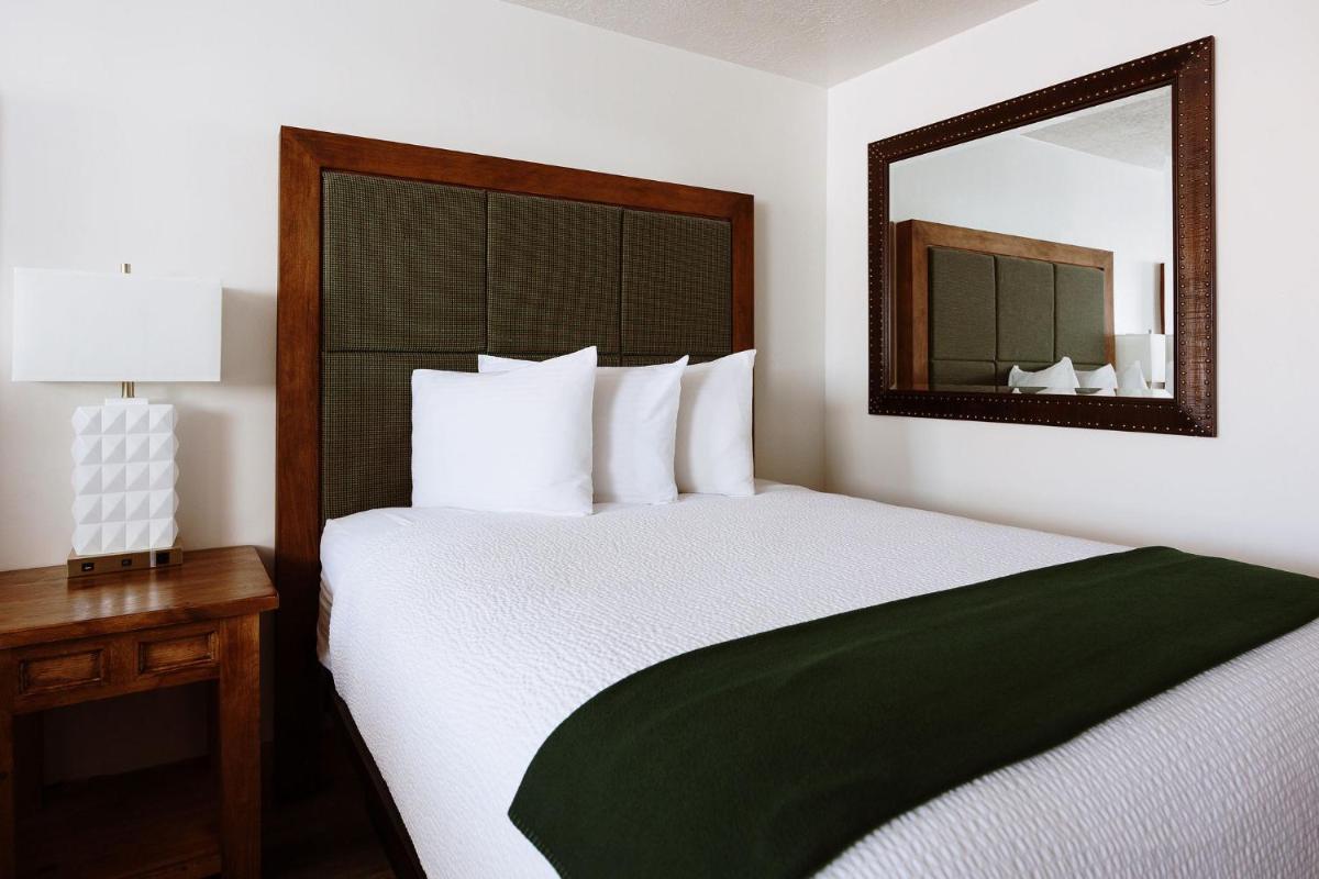 Taos Valley Lodge - image 4