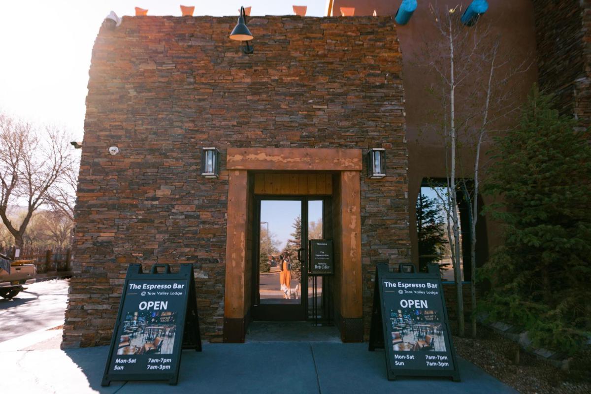 Taos Valley Lodge - image 5