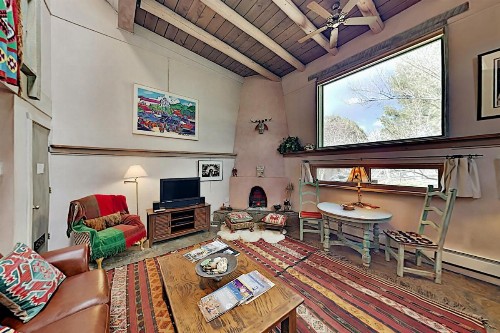 Inger Jirby Guest House #6 - image 2