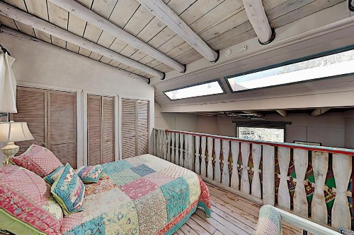 Inger Jirby Guest House #6 - image 8