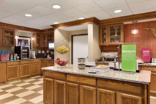 Hampton Inn & Suites Tarpon Springs - image 10