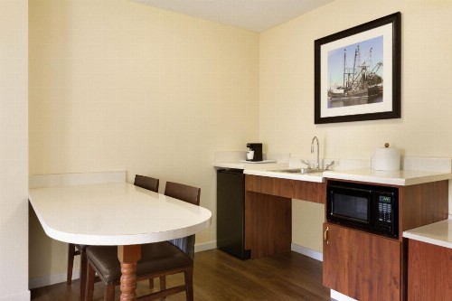 Hampton Inn & Suites Tarpon Springs - image 17