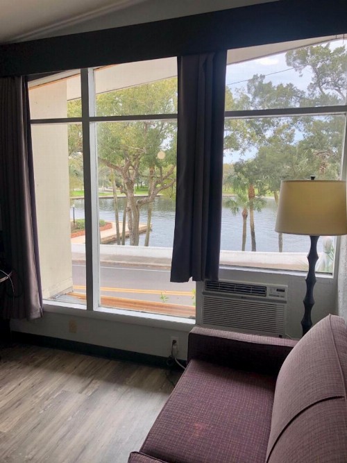 Tarpon Inn - image 11