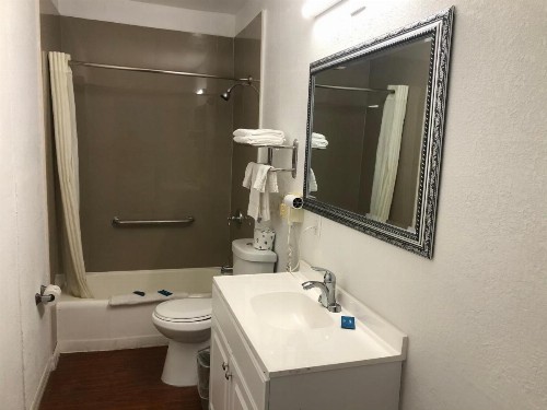 Tarpon Inn - image 12
