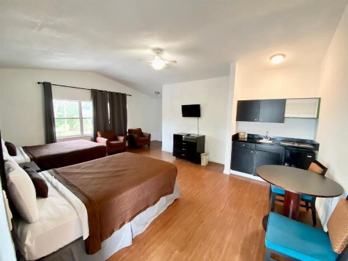 Tarpon Inn - image 14