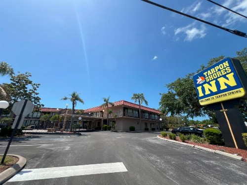 Tarpon Shores