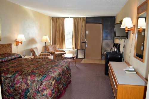Tarpon Shores Inn - image 15