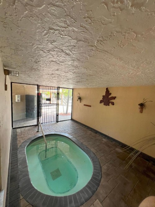 Tarpon Shores Inn - image 4