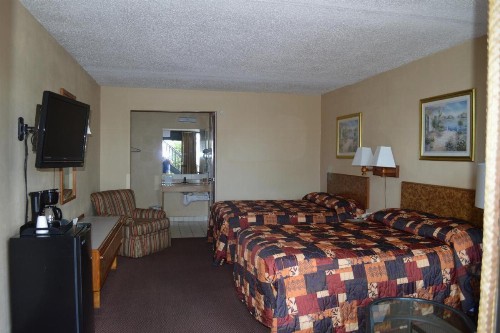 Tarpon Shores Inn - image 5
