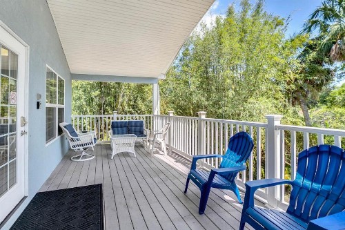 Four Bedroom Beach-Central Duplex