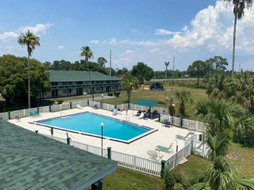 Inn On The Green Florida - image 2