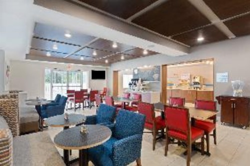 Holiday Inn Express & Suites Tavares an IHG Hotel - image 11