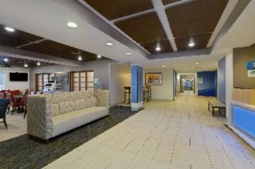 Holiday Inn Express & Suites Tavares an IHG Hotel - image 15
