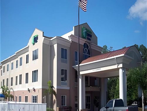 Holiday Inn Express & Suites Tavares an IHG Hotel - image 4