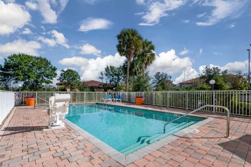 Comfort Inn & Suites Tavares North - image 3