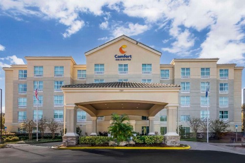 Comfort Inn & Suites Tavares North - image 9