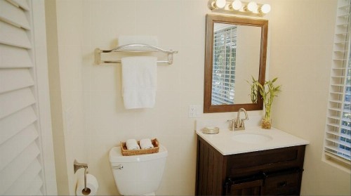 Coconut Palm Inn - image 27