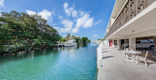 Creekside Inn Islamorada - image 2