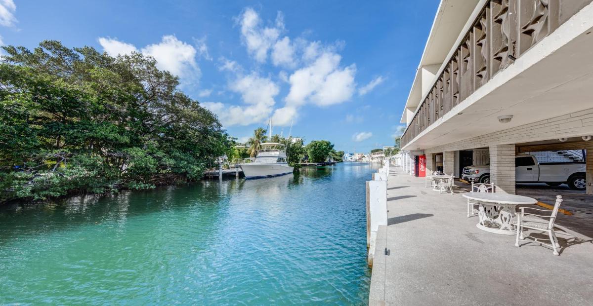 Creekside Inn Islamorada - image 2
