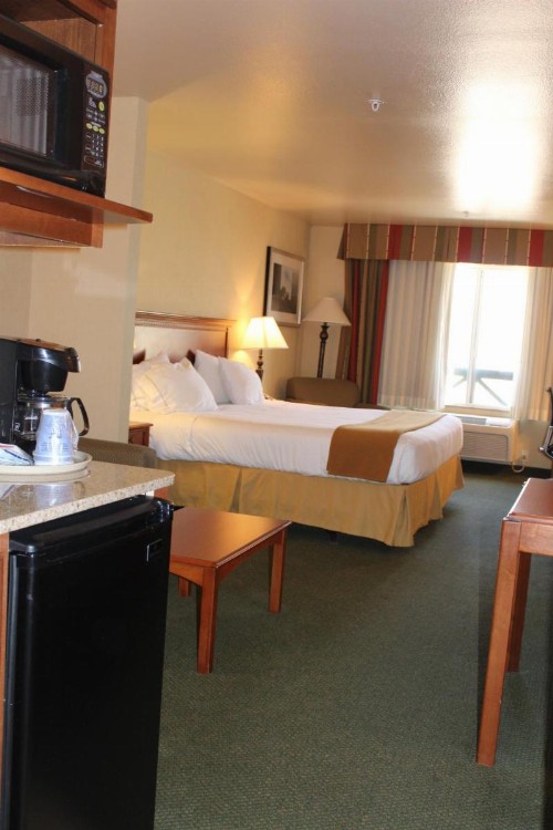 Holiday Inn Express Tehachapi an IHG Hotel - image 42