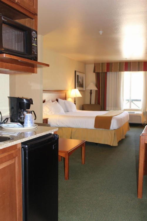 Holiday Inn Express Tehachapi an IHG Hotel - image 43