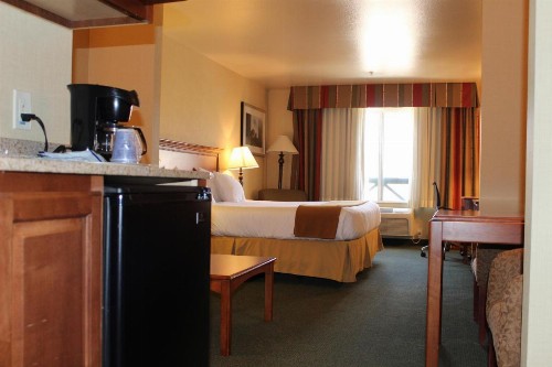 Holiday Inn Express Tehachapi an IHG Hotel - image 44