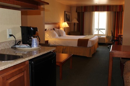 Holiday Inn Express Tehachapi an IHG Hotel - image 45