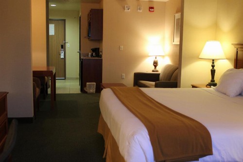 Holiday Inn Express Tehachapi an IHG Hotel - image 47