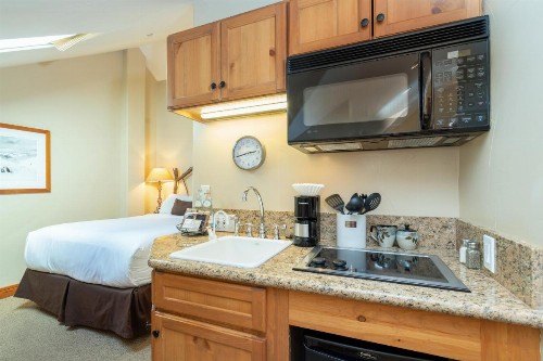 Inn at Lost Creek - image 12