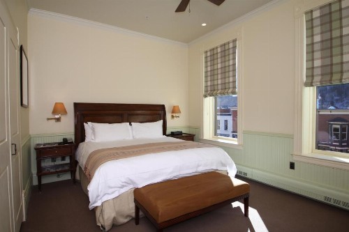 New Sheridan Hotel - image 8