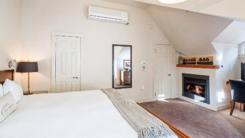 Hotel Columbia - image 11
