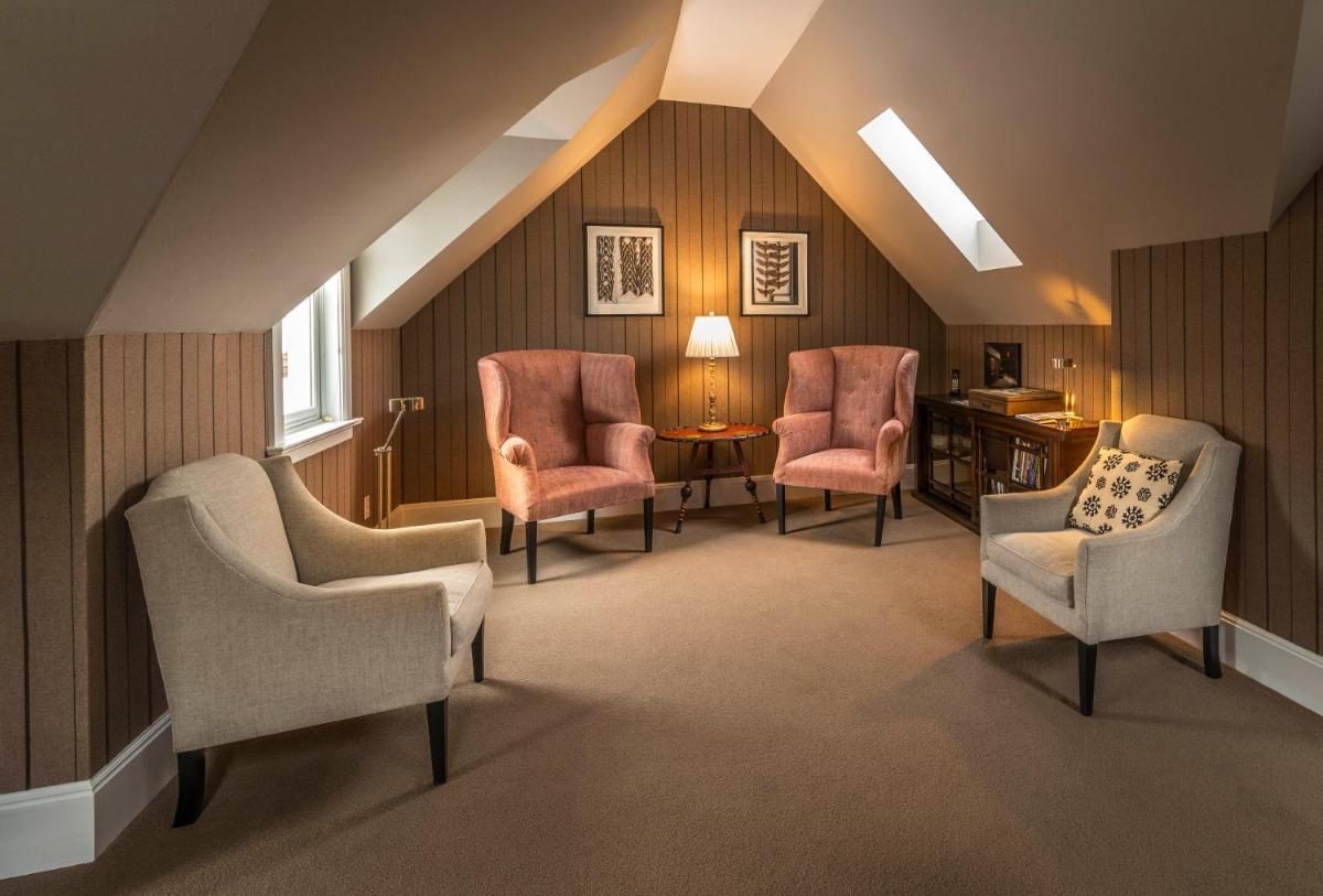Dunton Town House - image 4