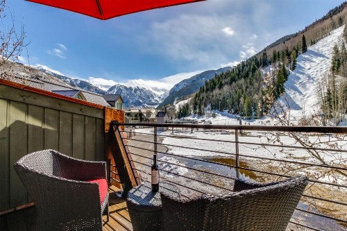 Double Diamond Ski-in/Ski-out Chalet