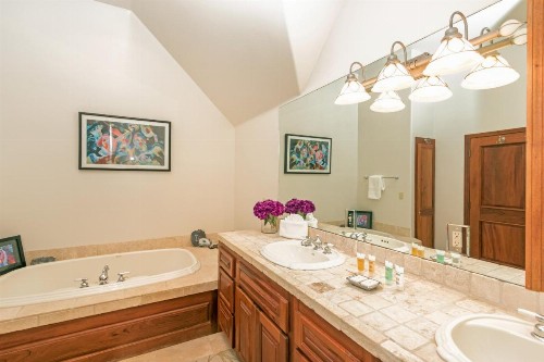 PACIFIC ST TOWNHOUSE II by Exceptional Stays - image 10